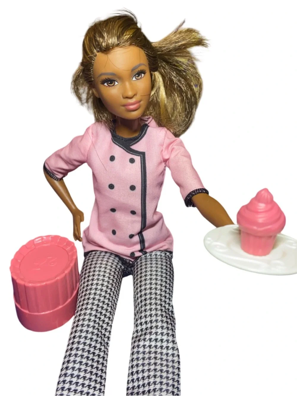 BARBIE CUPCAKE CHEF DOLL 2016 Mattel DVF54 African American Full Outfit Cupcake